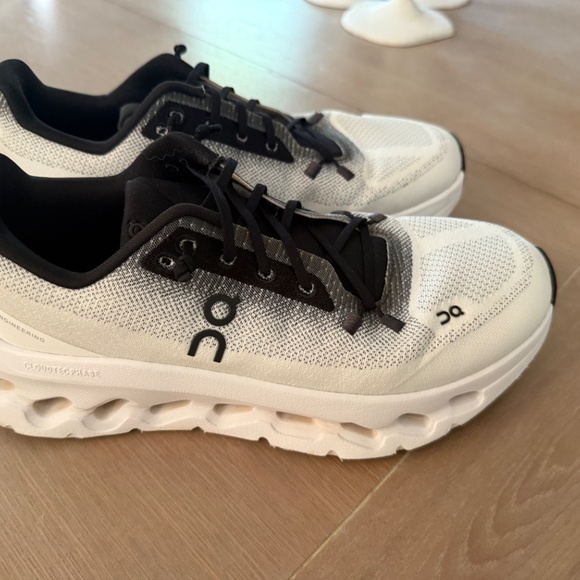 On Cloud- Cloudtilt - Picture 4 of 6